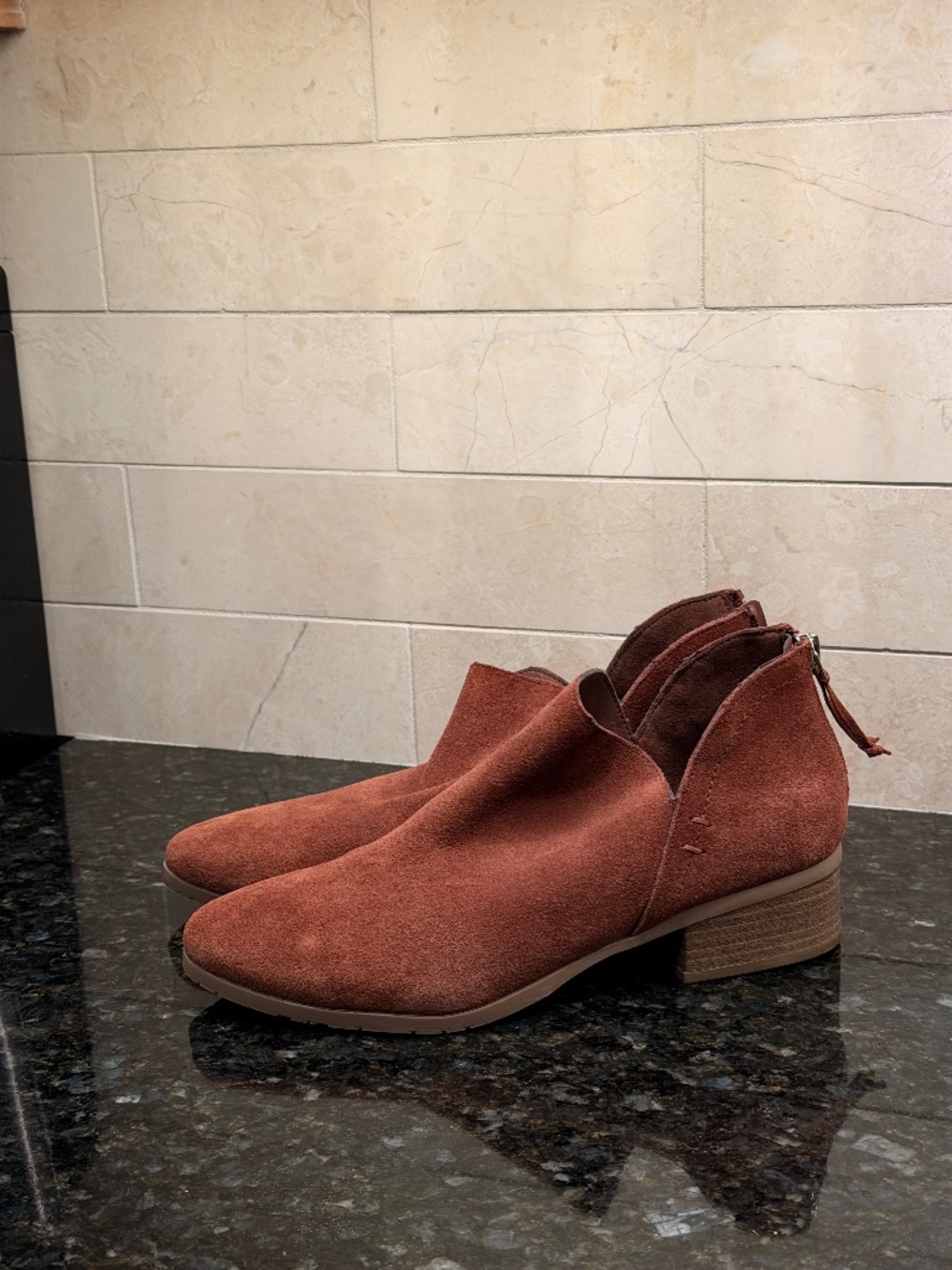 Kenneth Cole Reaction Side Skip Suede Ankle Booties - Pecan